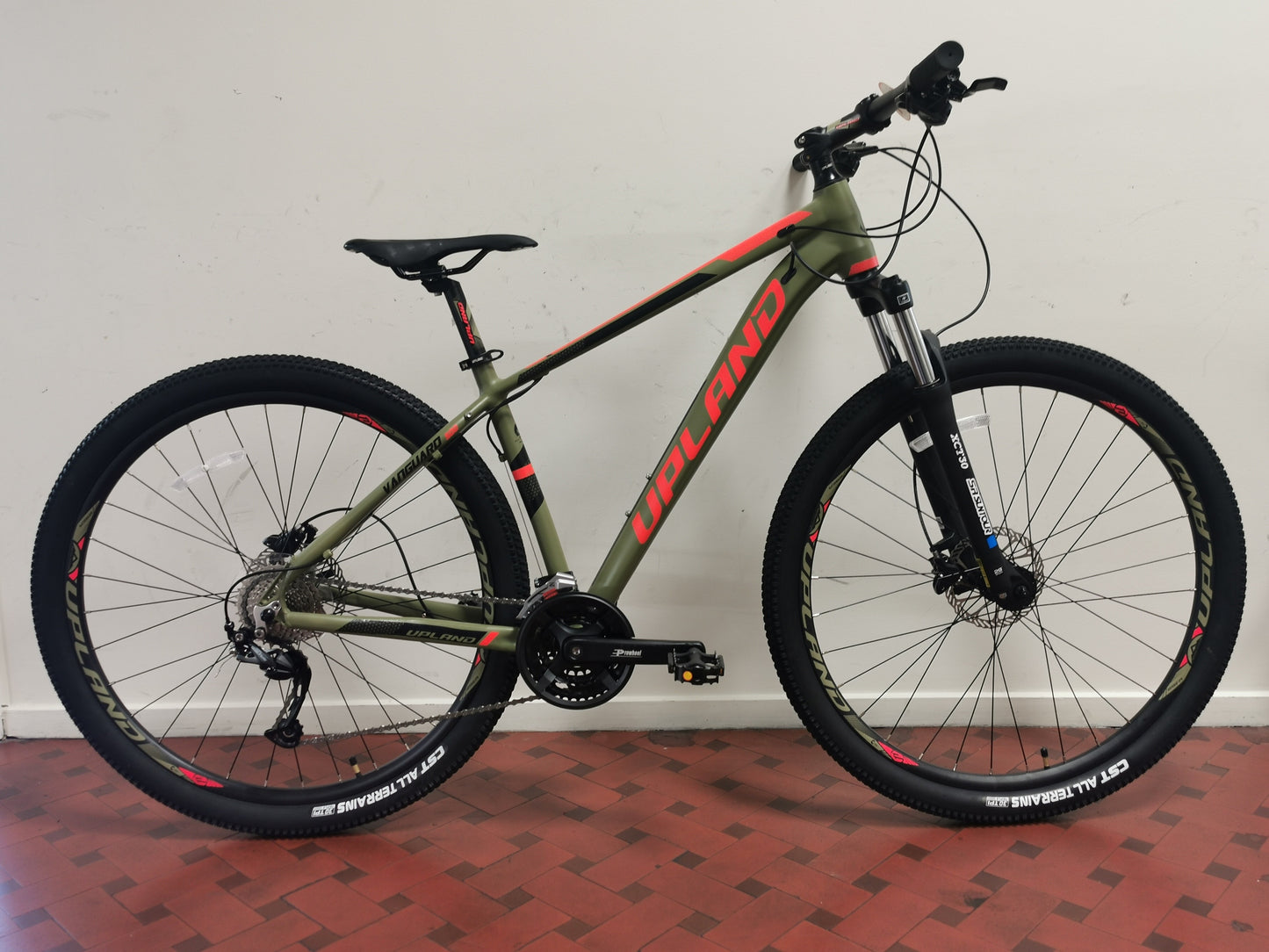 Upland Vanguard 29" Mountain Bike