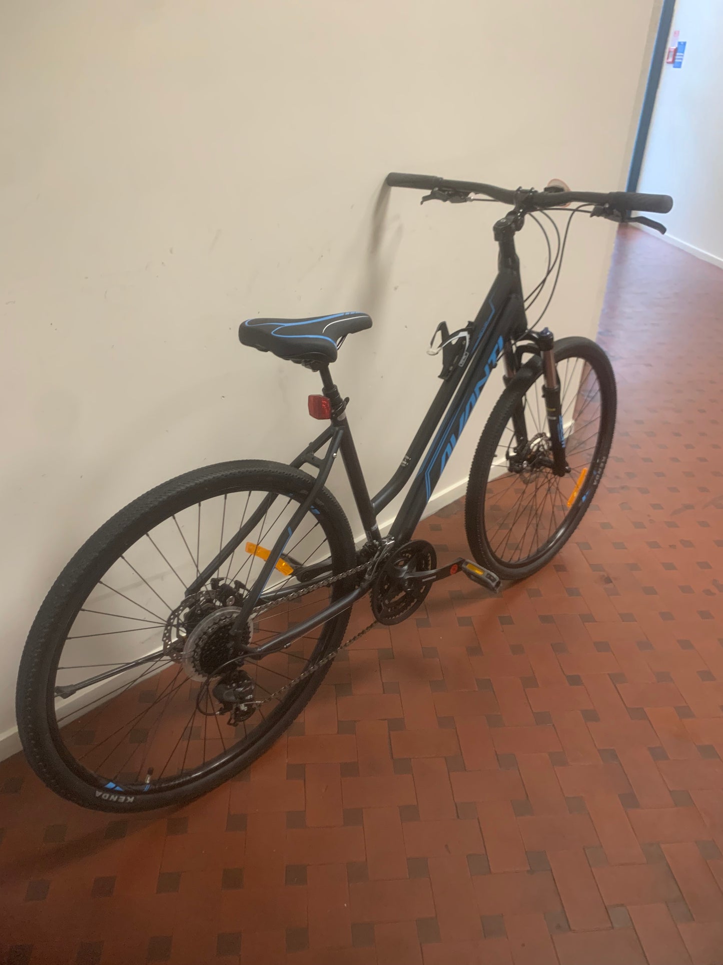 Avanti Discovery ST Commuter